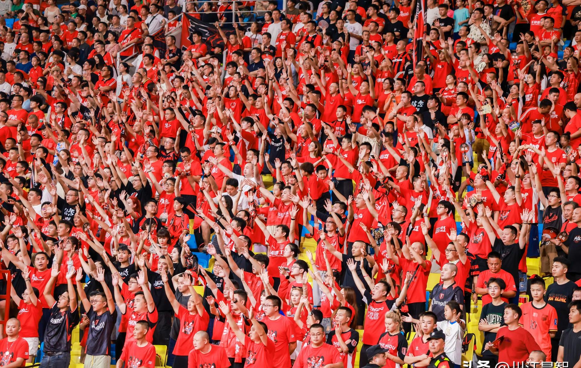 山东泰山转会期豪取连胜；志在欧联名次提升；引发热议；团队化学反应显著的简单介绍